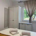 Charlie Apartment *