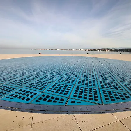 Charlie شقة زادار