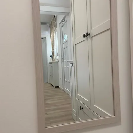 Charlie Apartment *